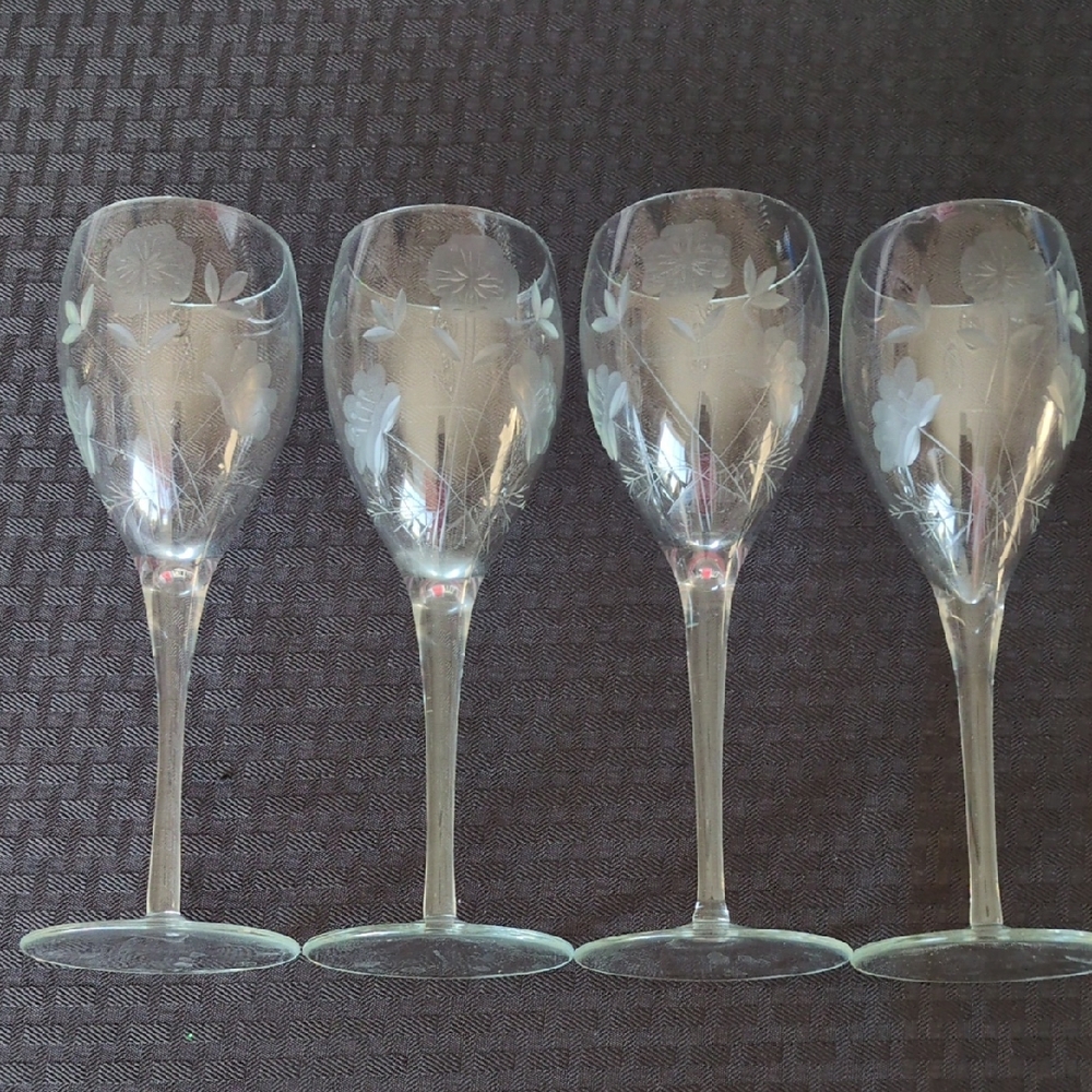 Vintage Etched Wine Glass Set